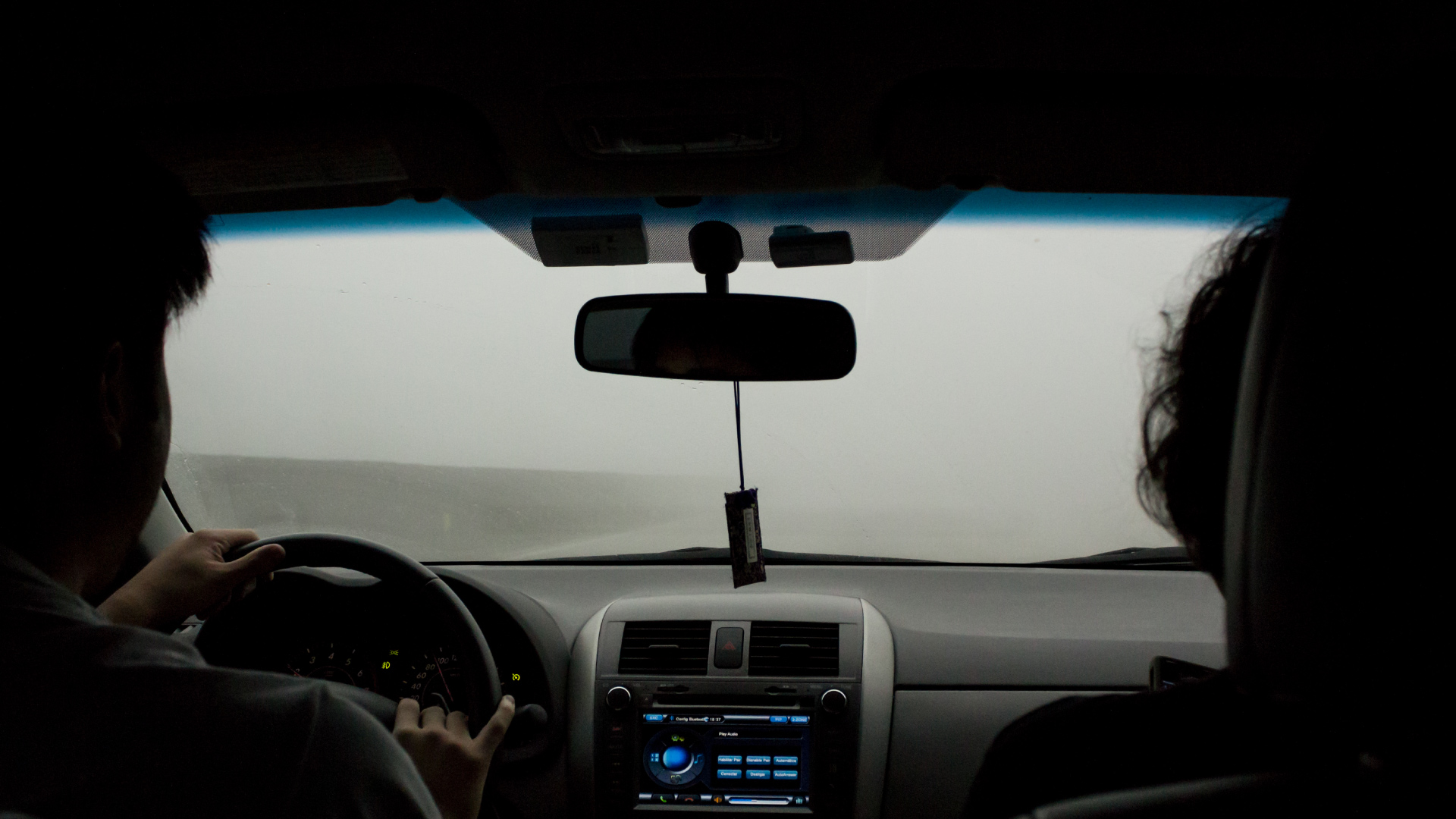  How to Prevent Car Window Fogging?